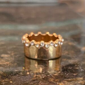 Women’s costume gold size 8 band with rhinestones